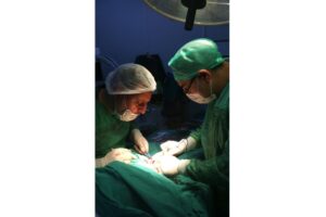 Surgeon Yasser Jabbar operates on a child with DDH